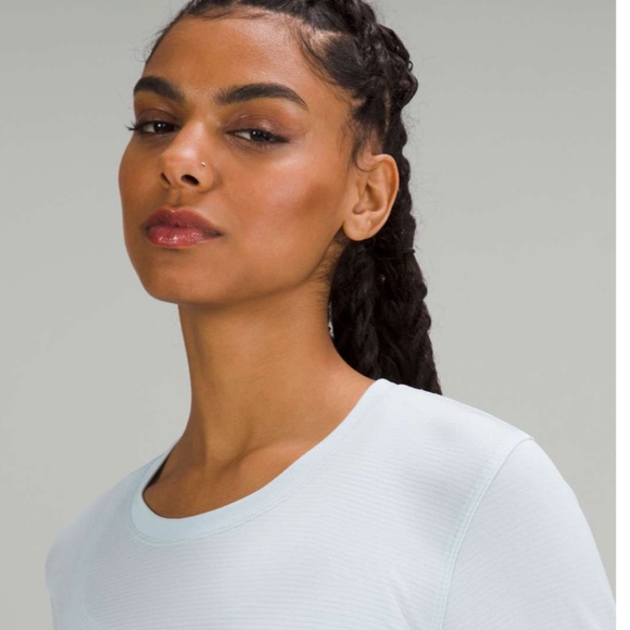 WOMEN'S LULULEMON LIGHT BLUE SWITFTLY TECH RELAXED FIT 10 - Picture 3 of 8